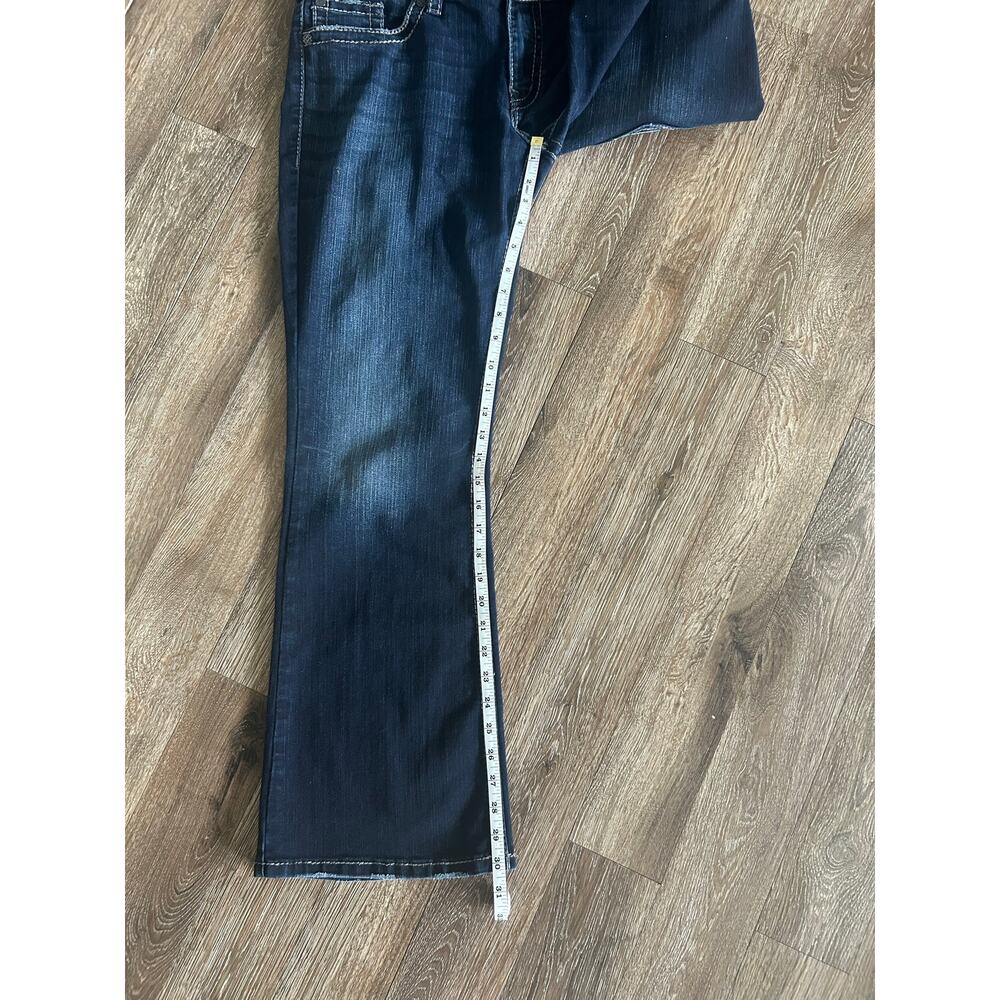 Silver Women’s Edgy Bootcut Jeans, Dark Wash, Size 33 Waist, 30 Length. - Picture 9 of 11